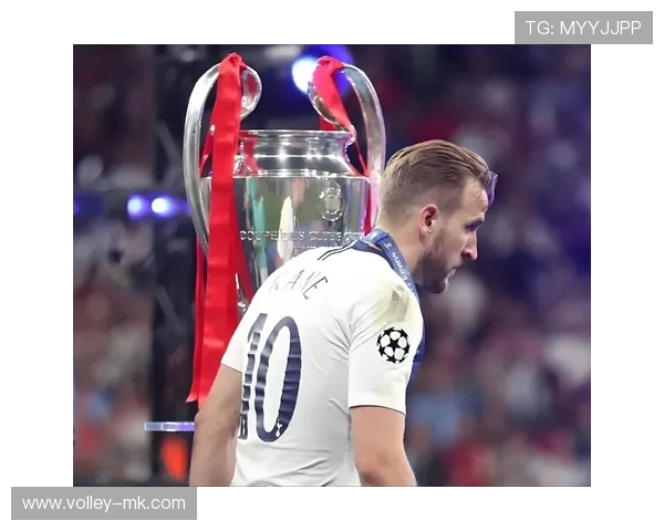 哈里·凯恩闪耀英格兰赛场，球迷盛赞其为新时代足球偶像